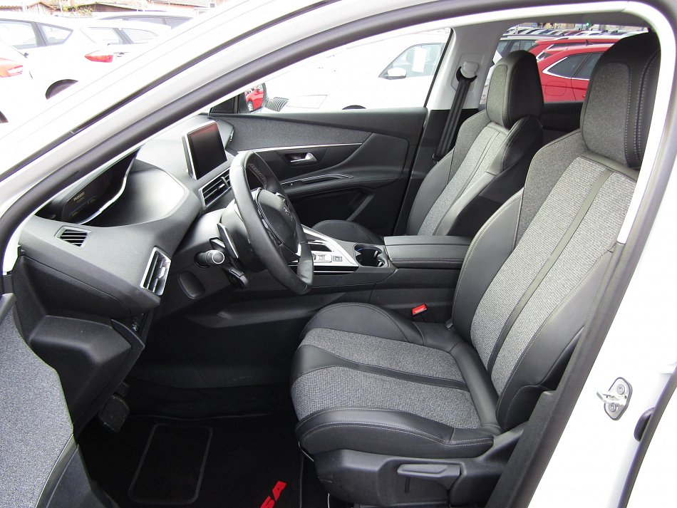 Peugeot 3008 1.2 PT Allure