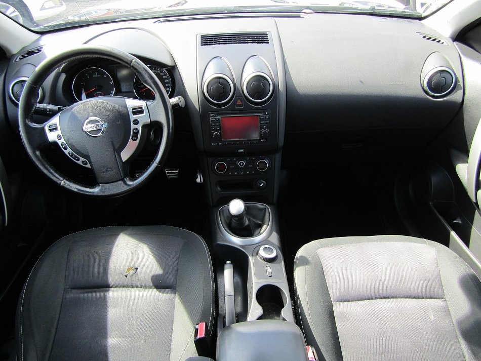 Nissan Qashqai 1.6 dCi  4x4, 7míst