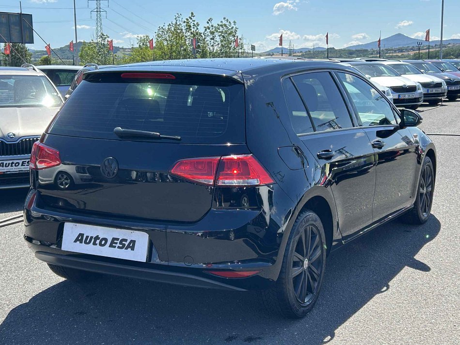 Volkswagen Golf 1.2i 