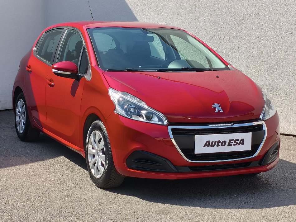 Peugeot 208 1.2i 