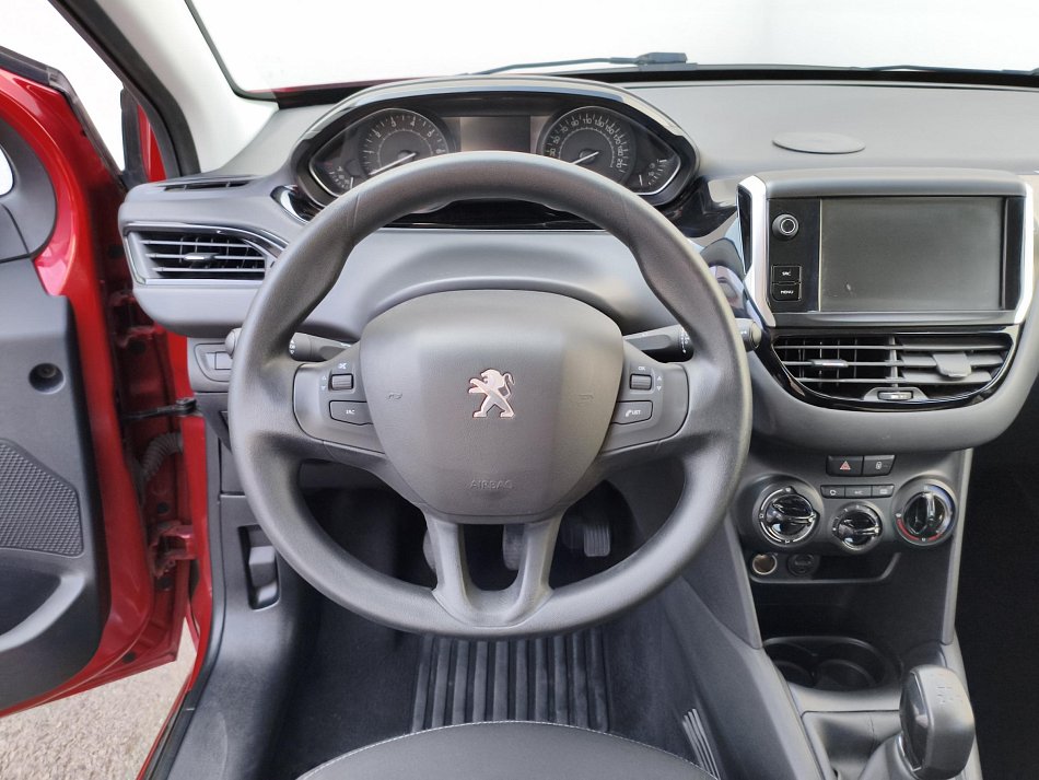 Peugeot 208 1.2i 