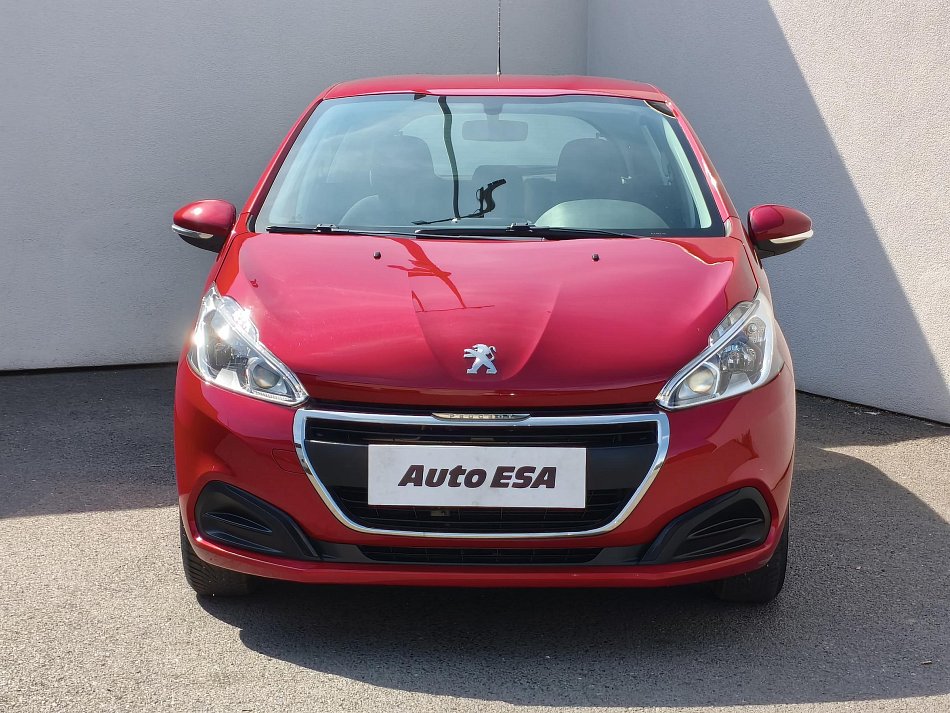 Peugeot 208 1.2i 