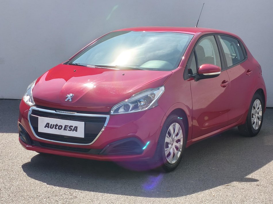 Peugeot 208 1.2i 