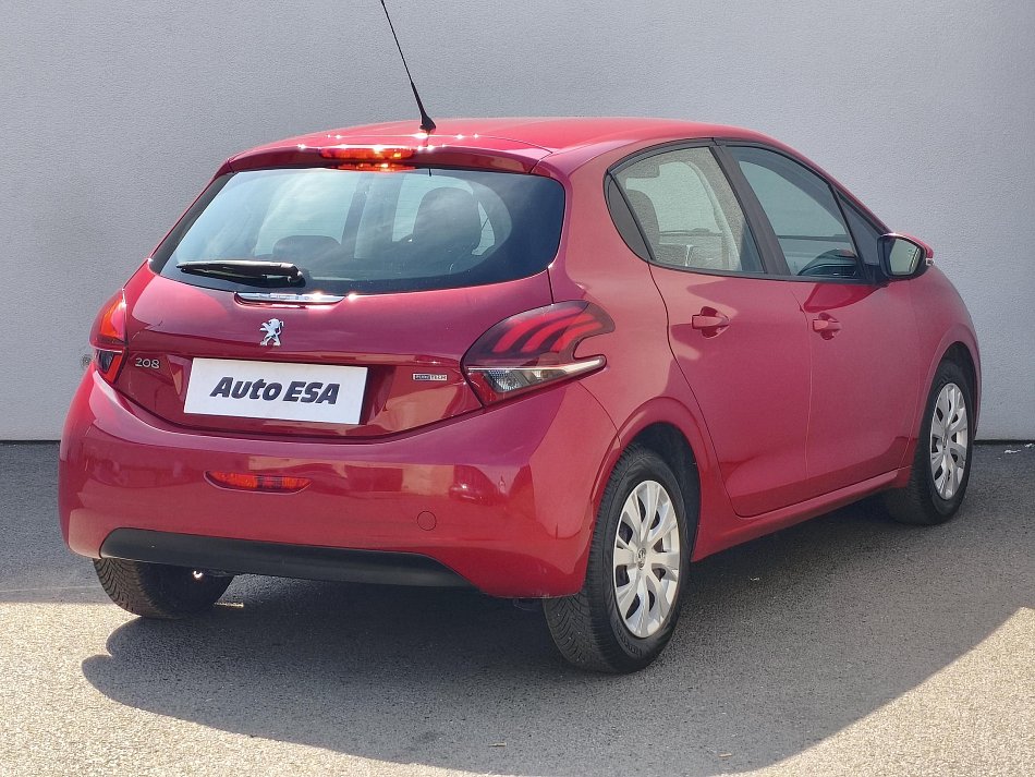 Peugeot 208 1.2i 