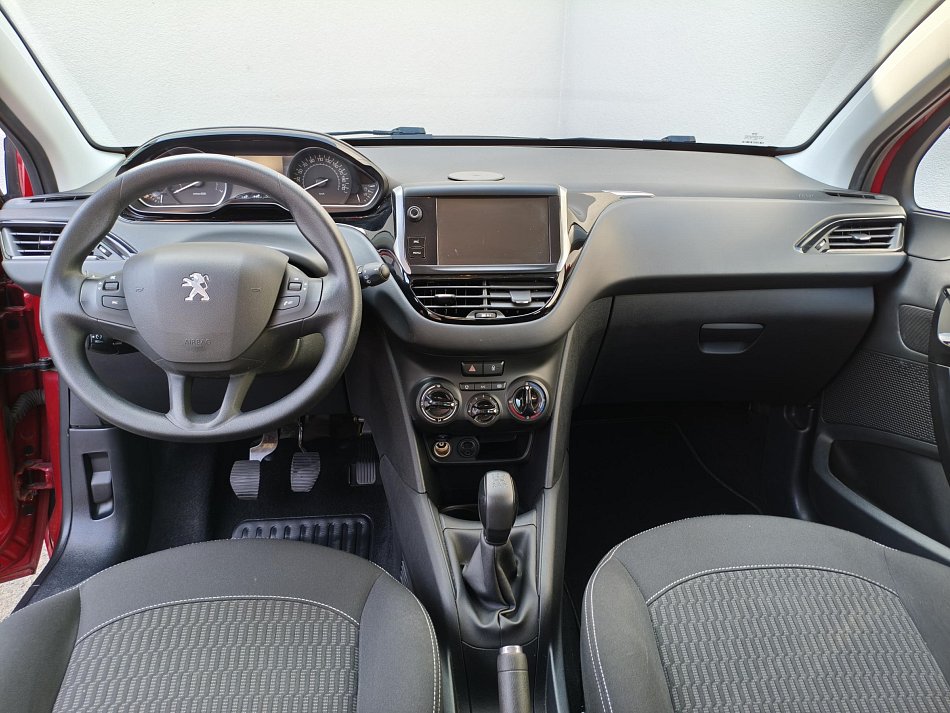 Peugeot 208 1.2i 