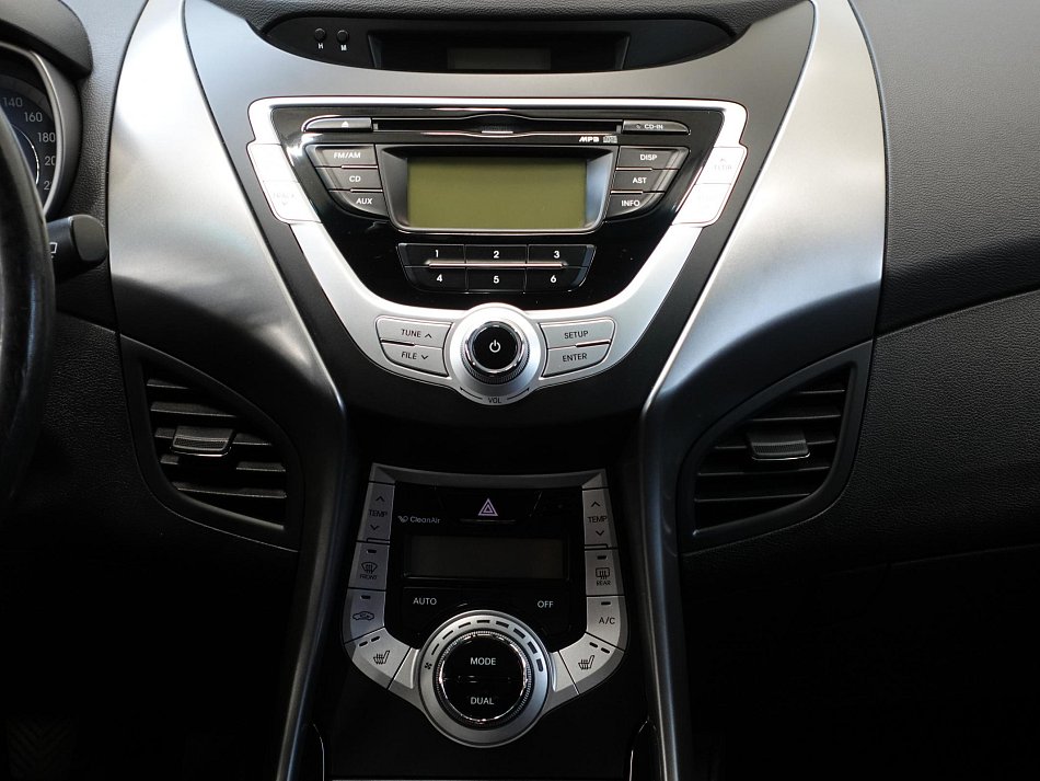 Hyundai Elantra 1.6i 
