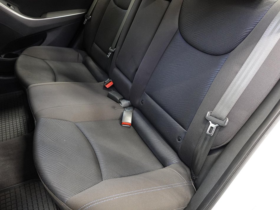 Hyundai Elantra 1.6i 