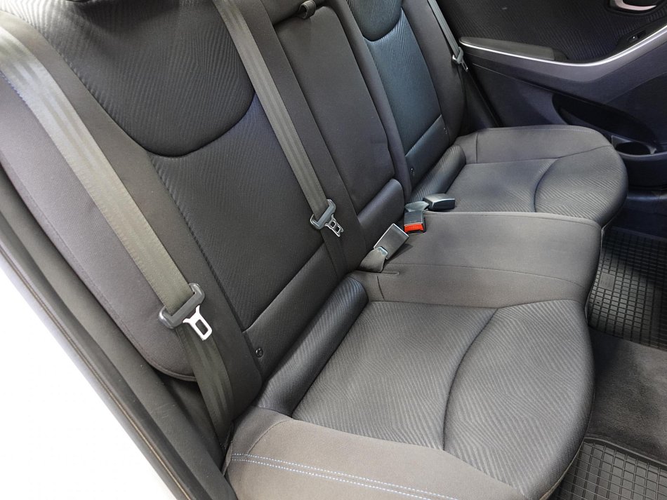 Hyundai Elantra 1.6i 