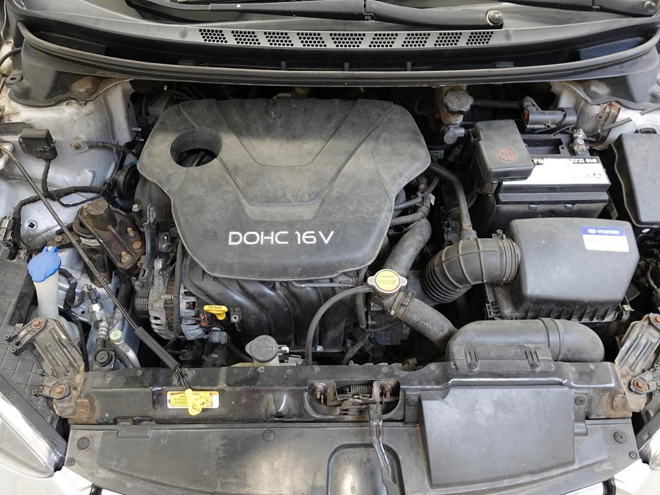 Hyundai Elantra 1.6i 
