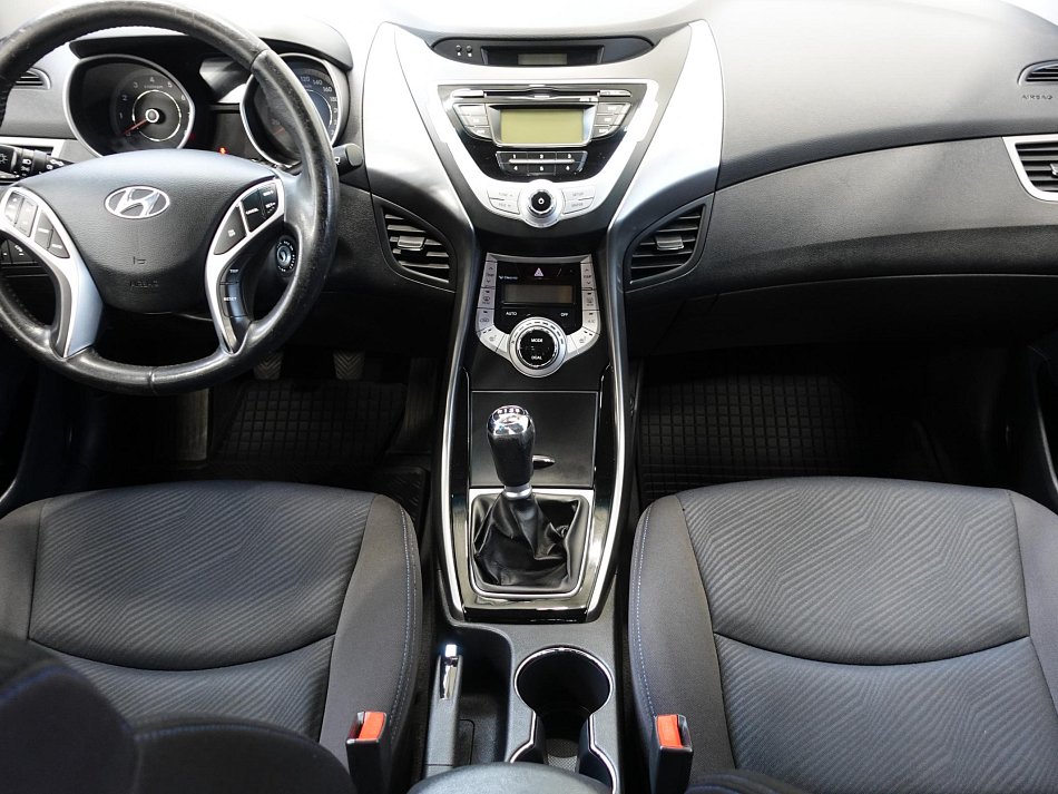 Hyundai Elantra 1.6i 