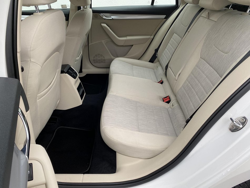 Škoda Octavia III 2.0 TDi Elegance