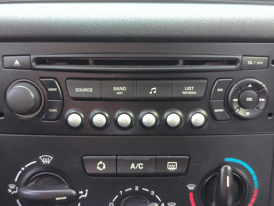 Citroën C4 1.4 i 