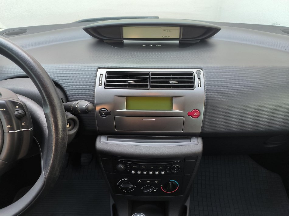 Citroën C4 1.4 i 