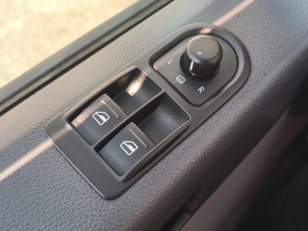 Volkswagen Transporter 2.0TDi  9míst