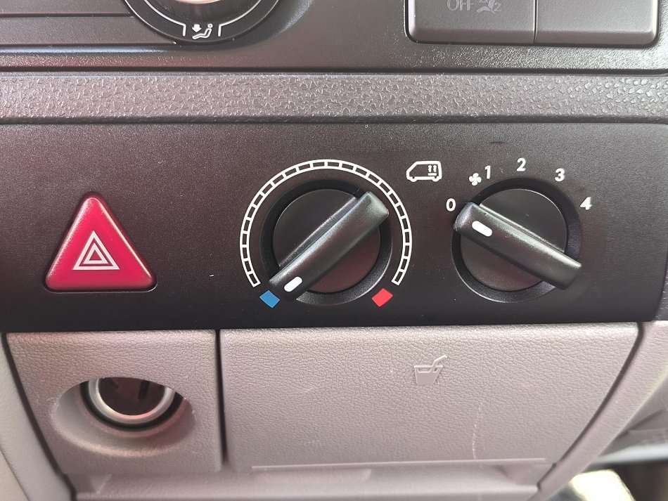 Volkswagen Transporter 2.0TDi  9míst