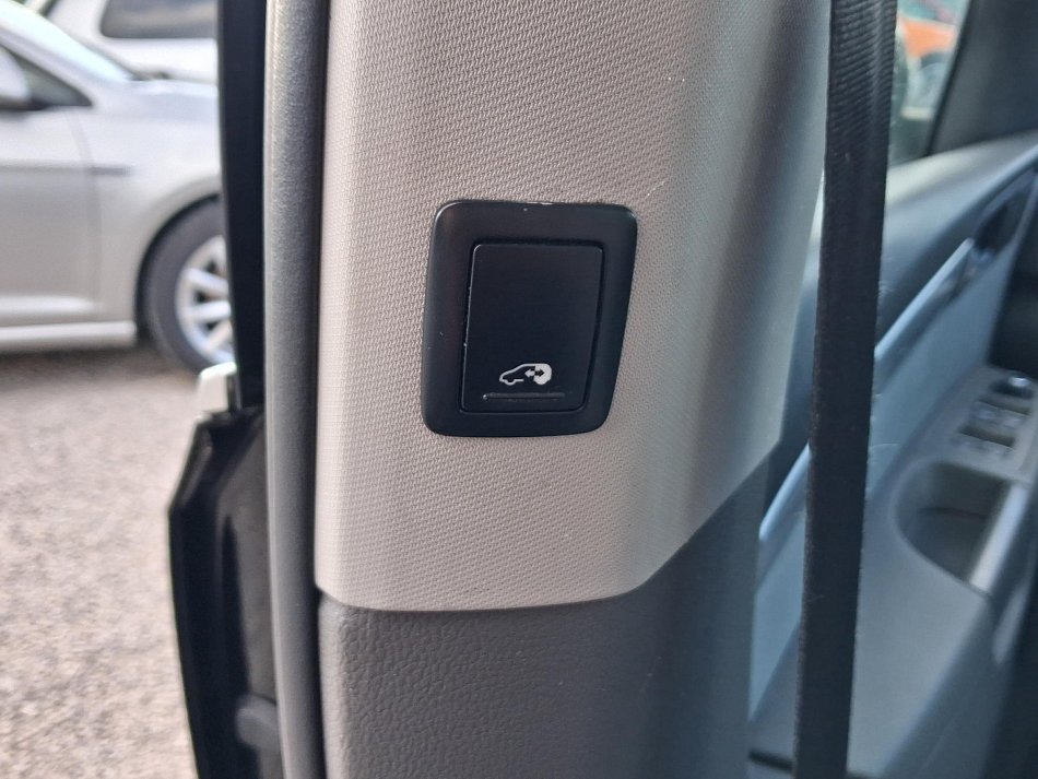 Volkswagen Sharan 2.0TDi 