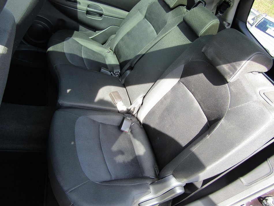 Nissan Qashqai 1.6 dCi  4x4, 7míst