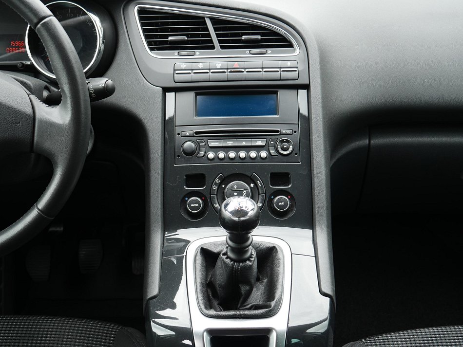 Peugeot 5008 1.6i 