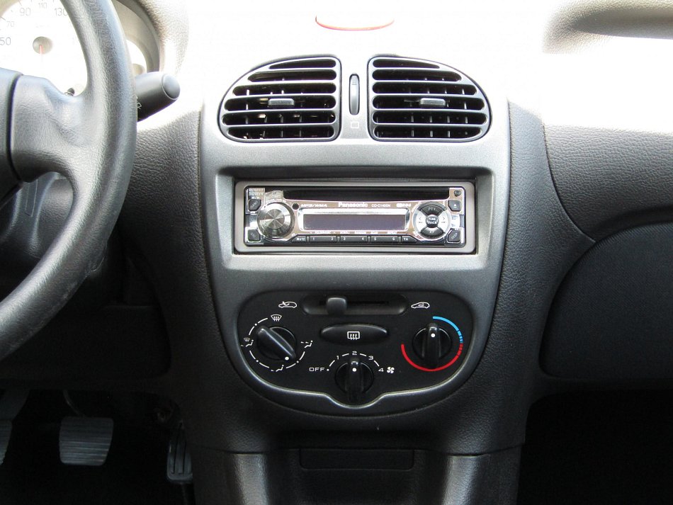 Peugeot 206 1.1i 