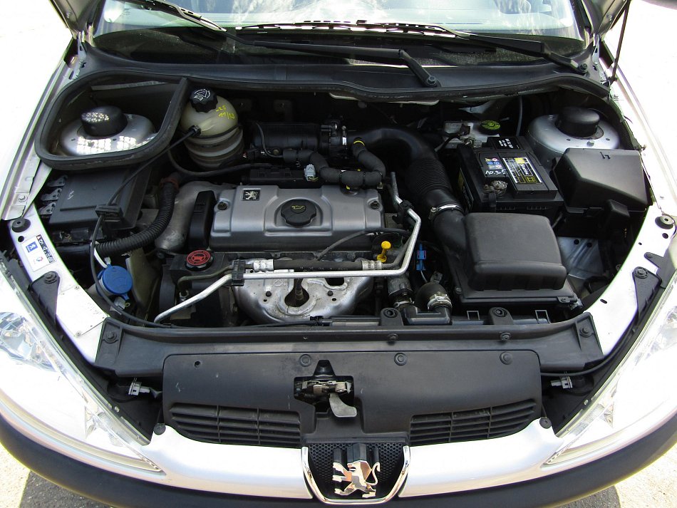 Peugeot 206 1.1i 