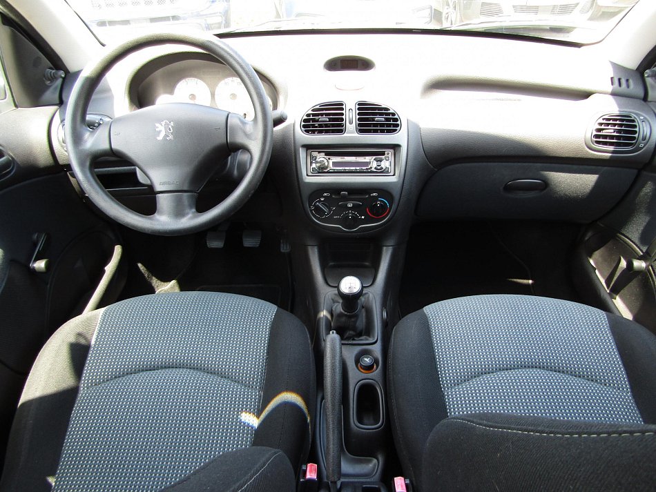Peugeot 206 1.1i 