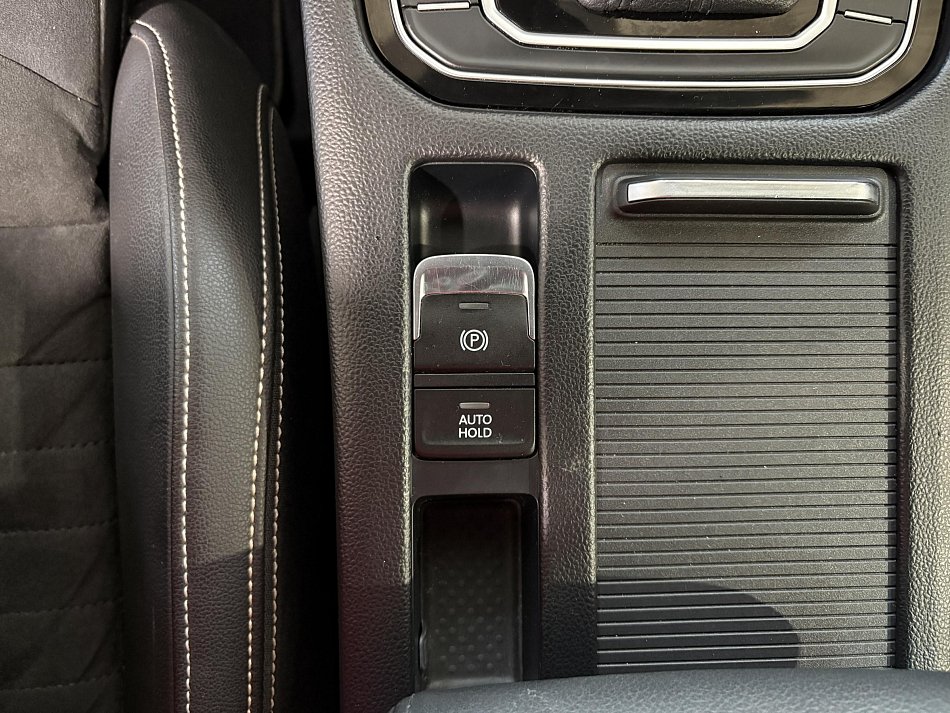 Volkswagen Passat 2.0 TDi 