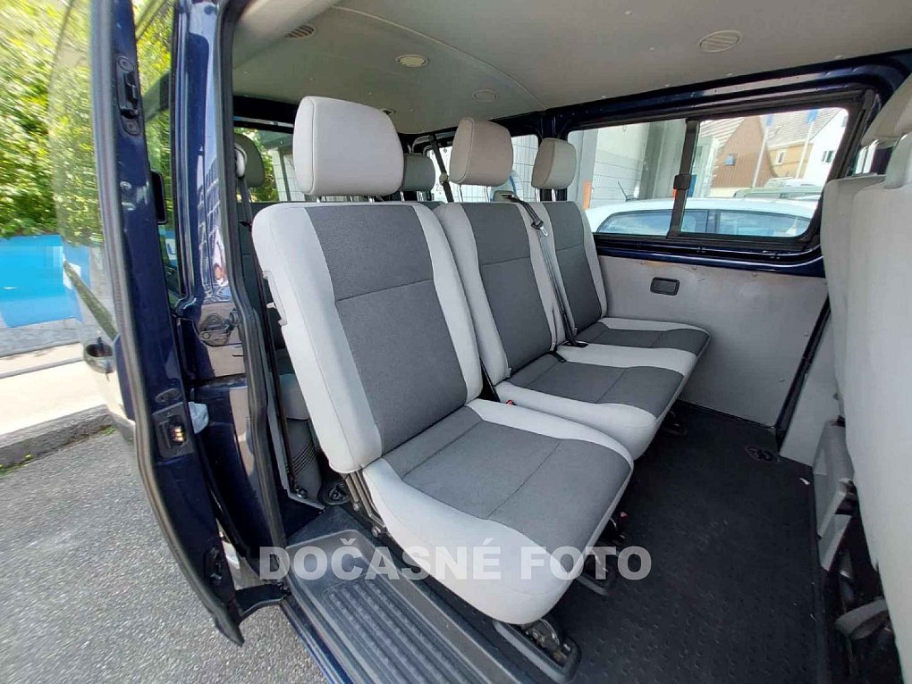 Volkswagen Transporter 2.0TDi  9míst