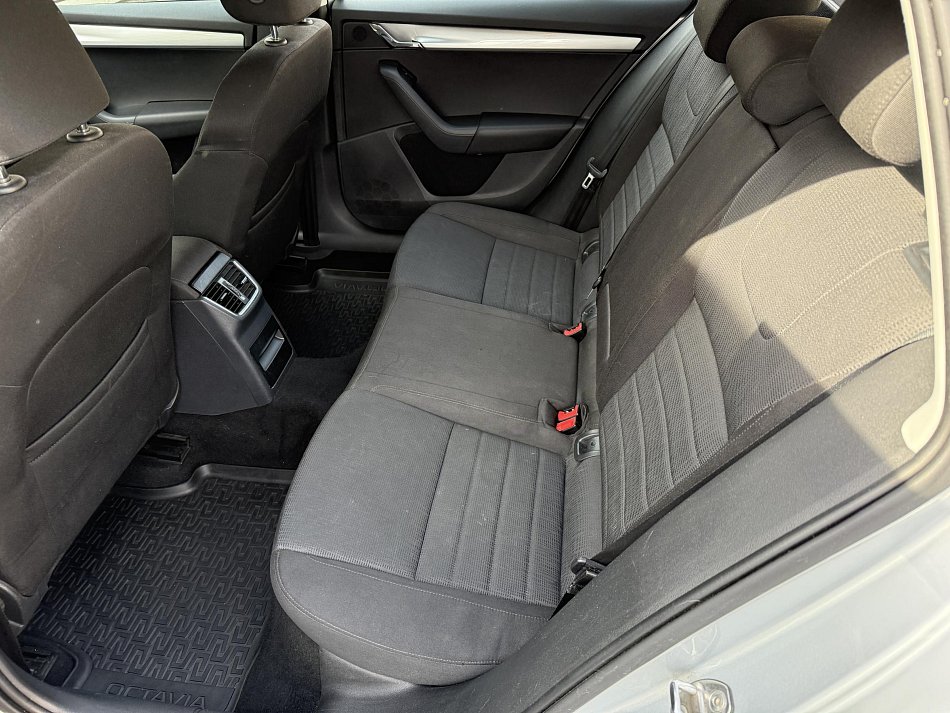 Škoda Octavia III 2.0 TDi Elegance 4x4