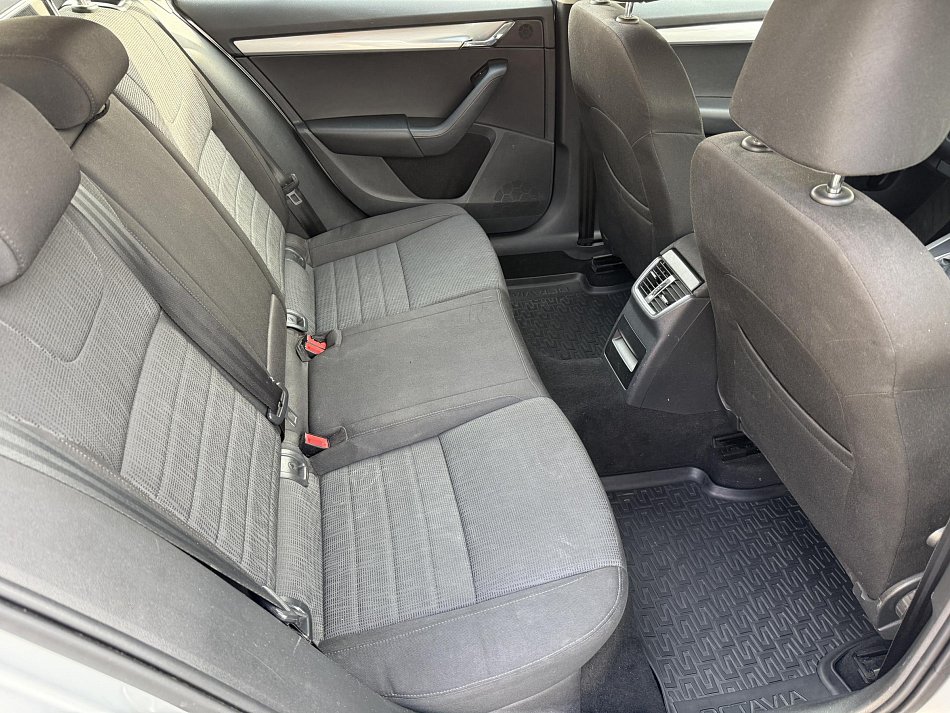 Škoda Octavia III 2.0 TDi Elegance 4x4