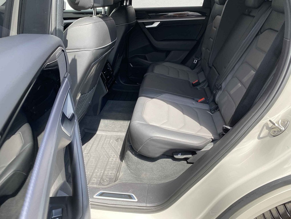 Volkswagen Touareg 3.0 TDi R-Line 4x4