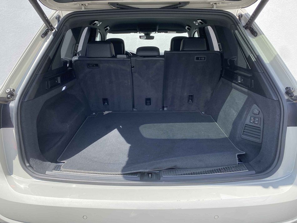 Volkswagen Touareg 3.0 TDi R-Line 4x4