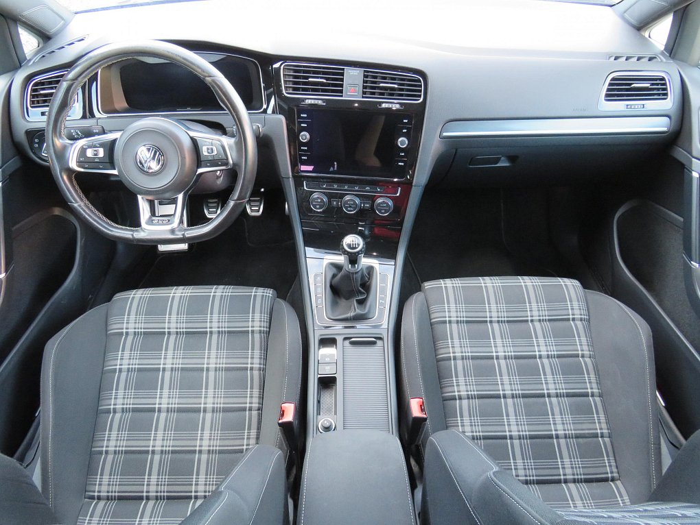 Volkswagen Golf 2.0 TDi GTD