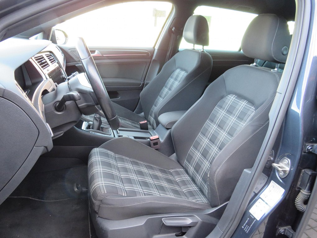 Volkswagen Golf 2.0 TDi GTD