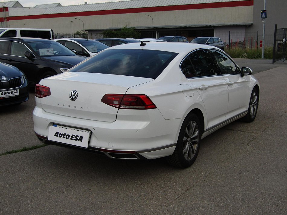 Volkswagen Passat 2.0 TDi Elegance