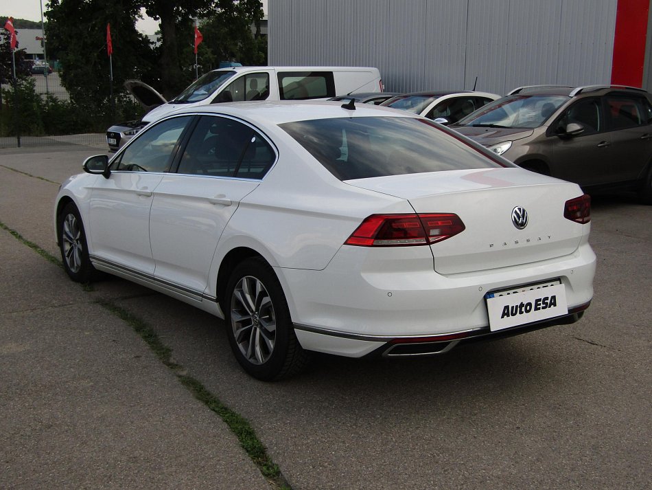 Volkswagen Passat 2.0 TDi Elegance