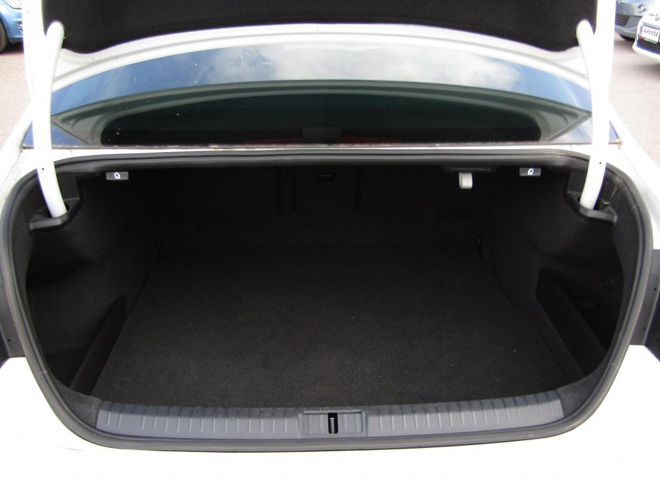 Volkswagen Passat 2.0 TDi Elegance