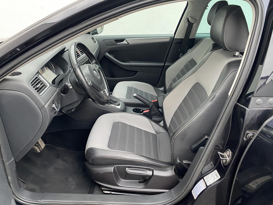 Volkswagen Jetta 1.6 TDi Highline