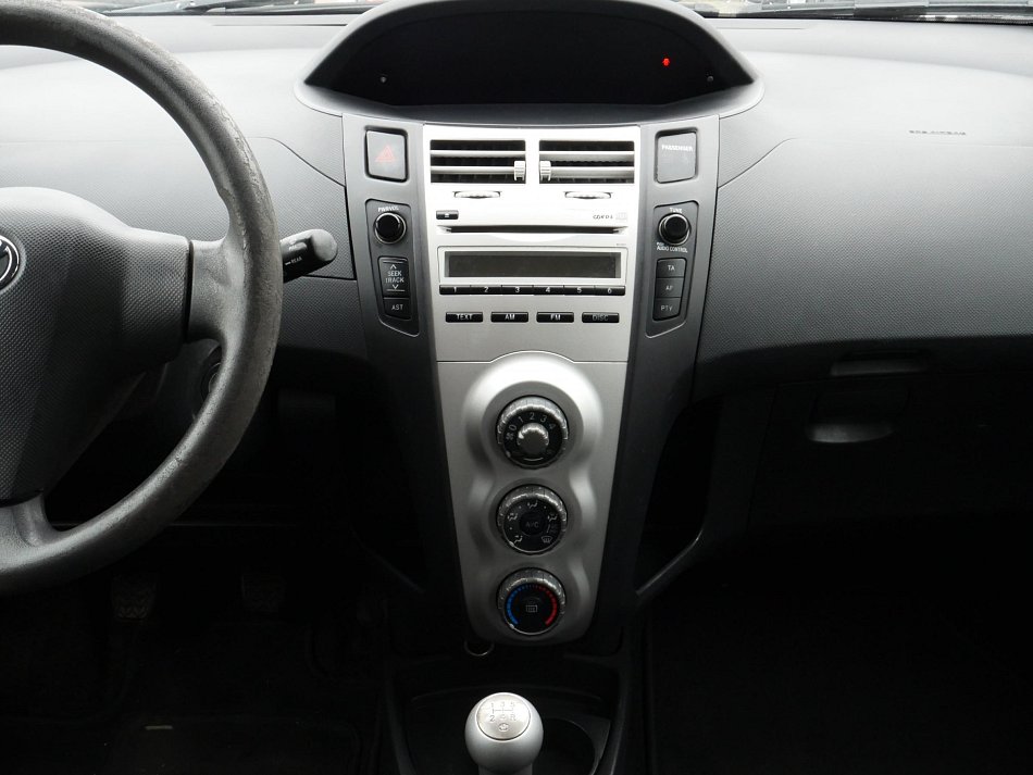 Toyota Yaris 1.3i 