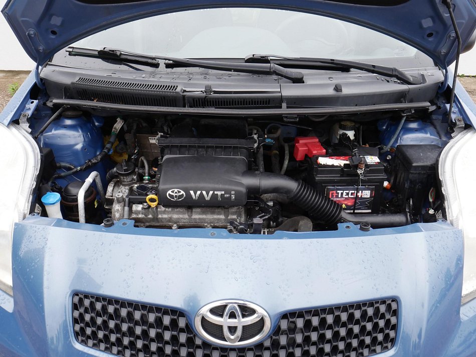 Toyota Yaris 1.3i 