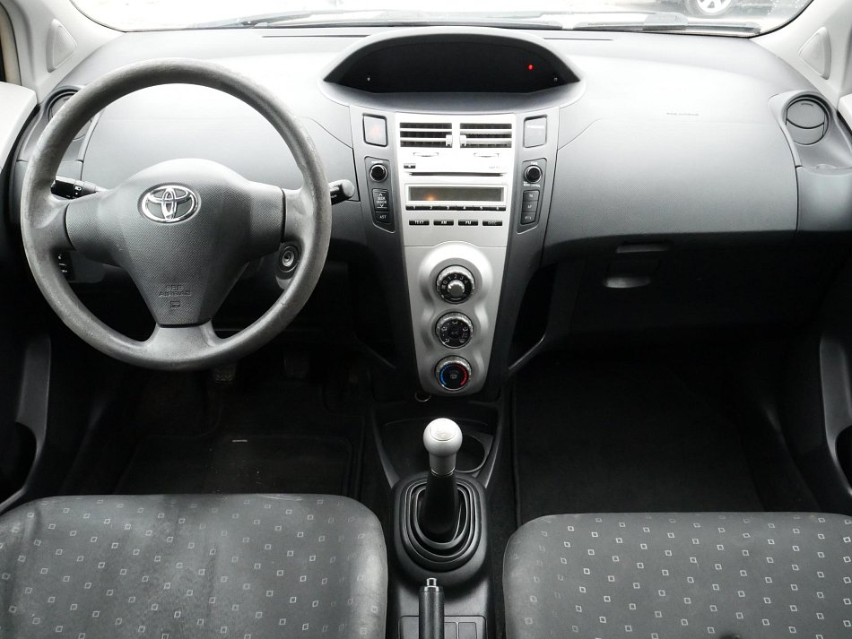 Toyota Yaris 1.3i 