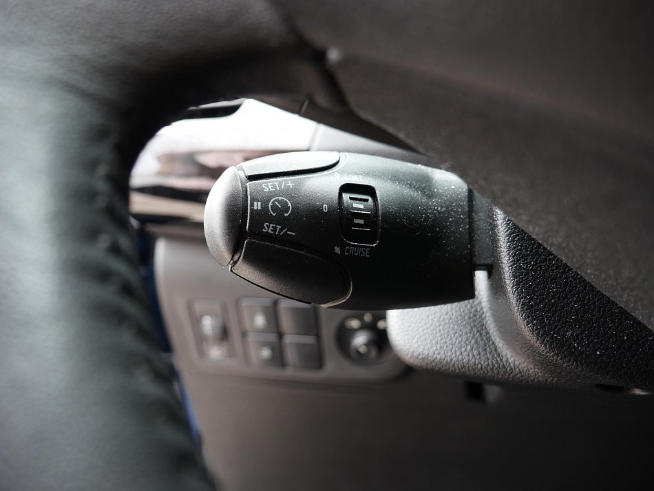 Peugeot 301 1.6 i 