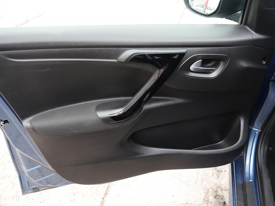 Peugeot 301 1.6 i 