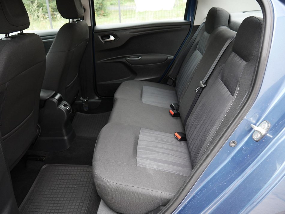 Peugeot 301 1.6 i 