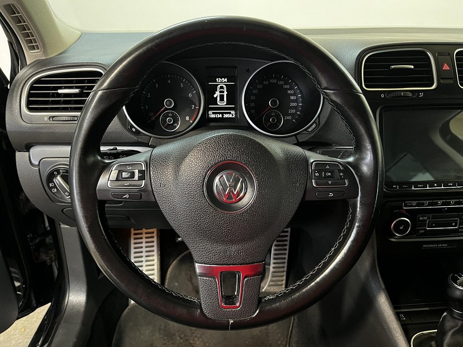 Volkswagen Golf 1.2TSI 