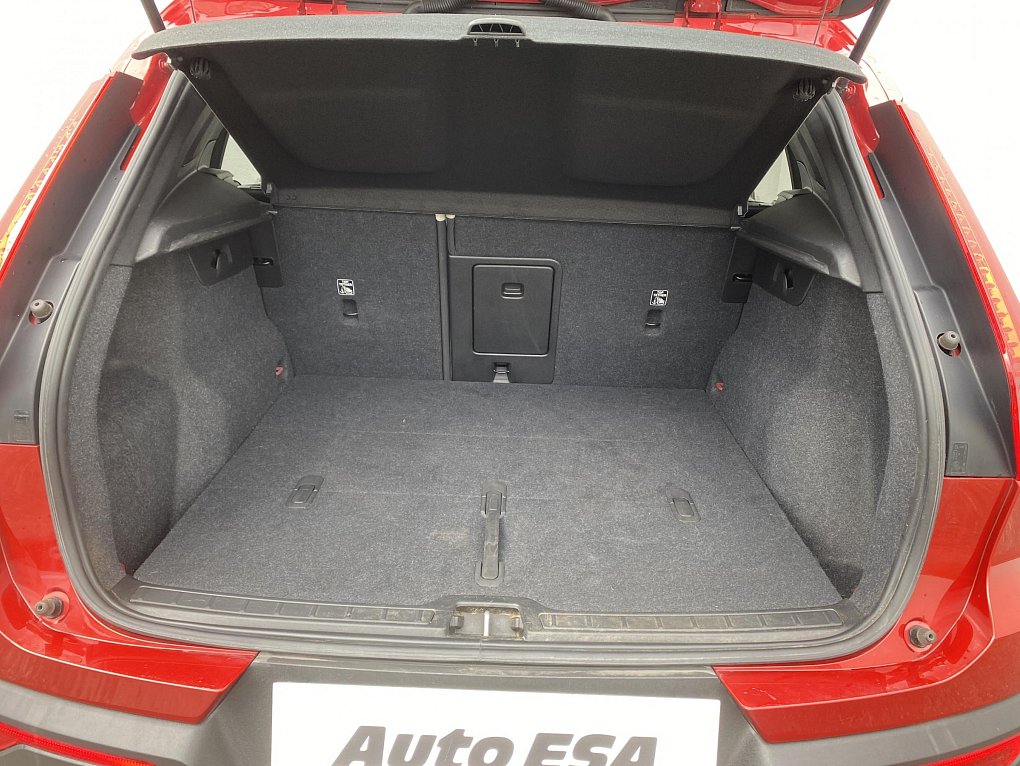 Volvo XC40 2.0T5 Momentum AWD