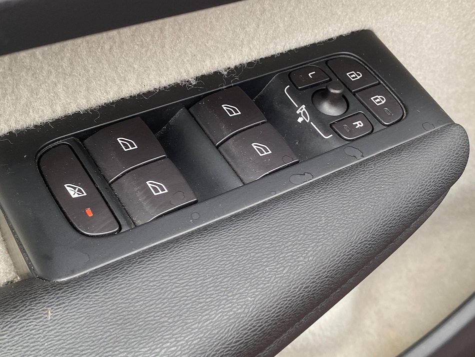Volvo XC40 2.0T5 Momentum AWD