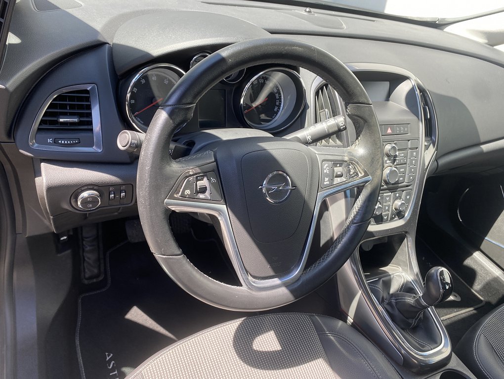 Opel Astra 1.4 T Cosmo