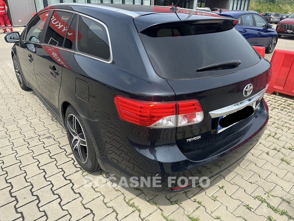 Toyota Avensis 2.2 D 