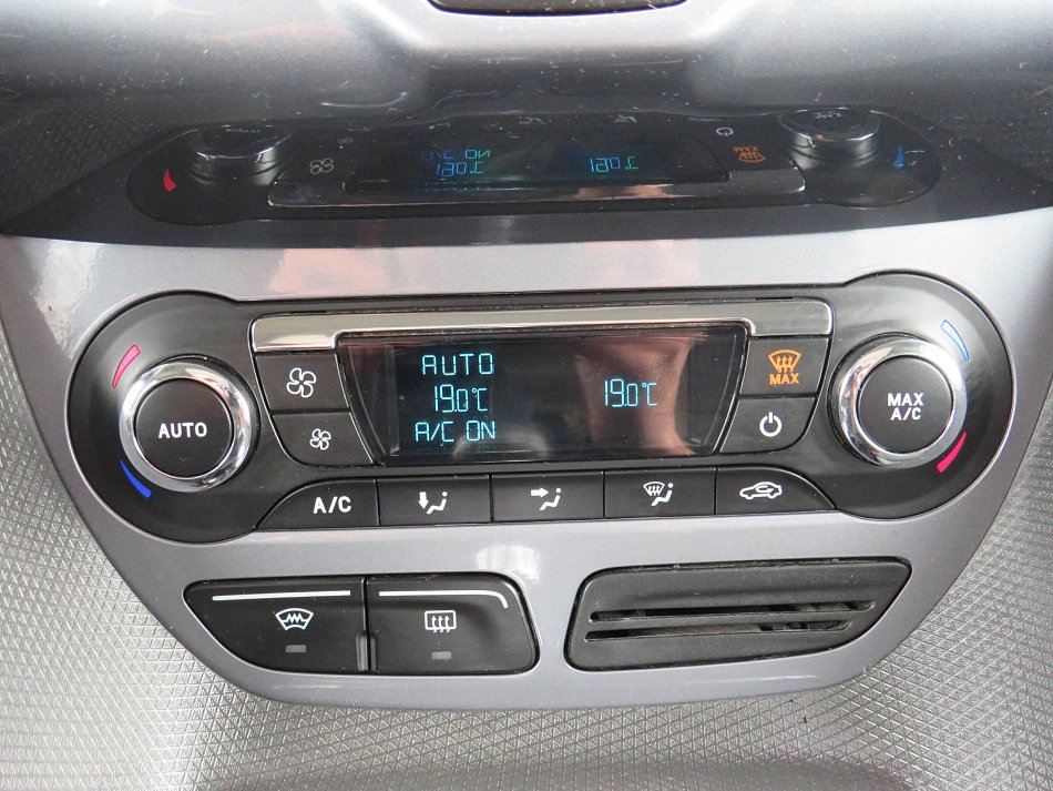 Ford Tourneo Connect 1.6TDCi Titanium MAXi XL 7míst