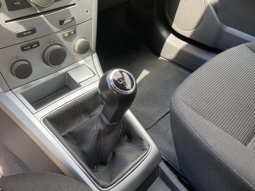Opel Astra 1.6i Sport GTC